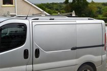 Renault Trafic 2001–2015 Dachreling Skyport (silber) Kurzer Radstand Foto 3