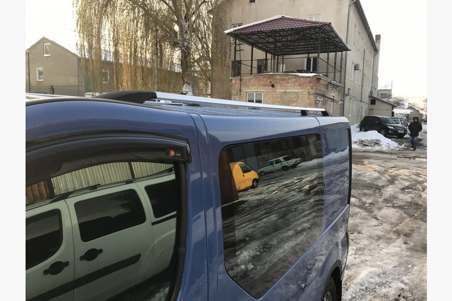 Opel Vivaro 2001–2015 Dachreling Chrom (Kunststofffuesse) Lang, Gusseiserne Fuesse Foto 2
