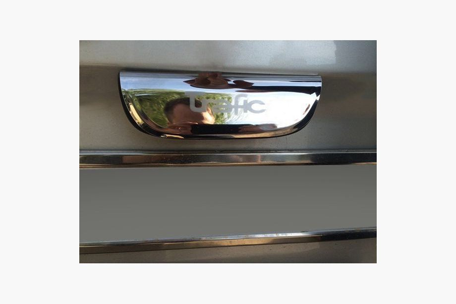 Renault Trafic 2001–2015 Chromleiste über dem Kennzeichen (Flügeltüren, Edelstahl) Image
