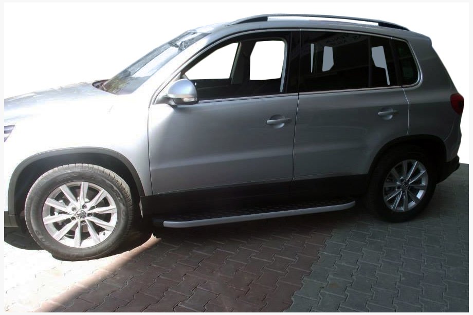 Volkswagen Tiguan 2007-2016 Trittbretter BlackLine (2 Stk, Aluminium) Image