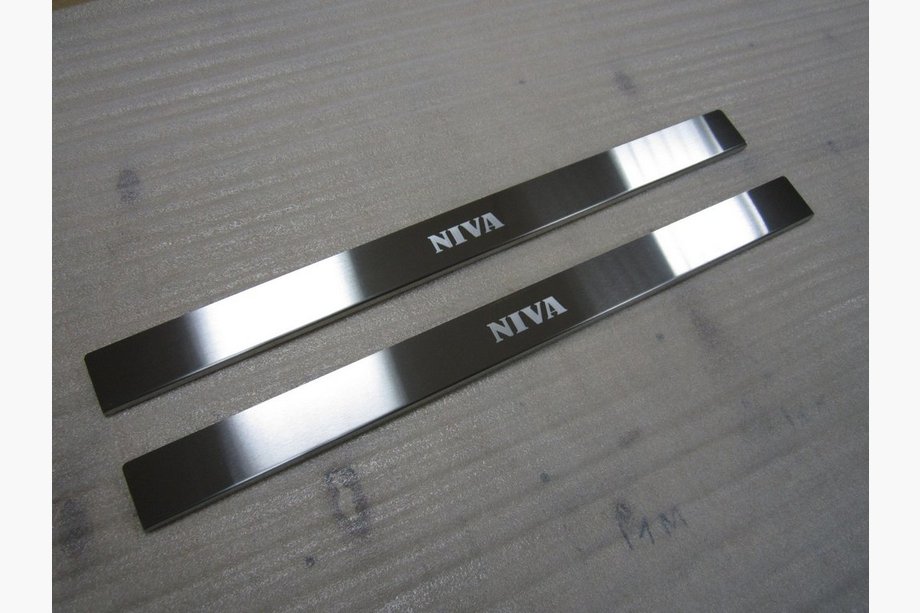 Lada Niva und Urban 1977- Einstiegsleisten Abdeckungen Natanika Standard (2 Stk, Edelstahl) Image