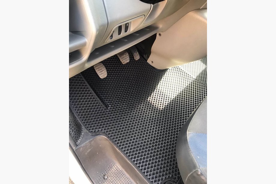 Opel Vivaro 2001–2015 EVA Fußmatten (schwarz) 1+2 Image