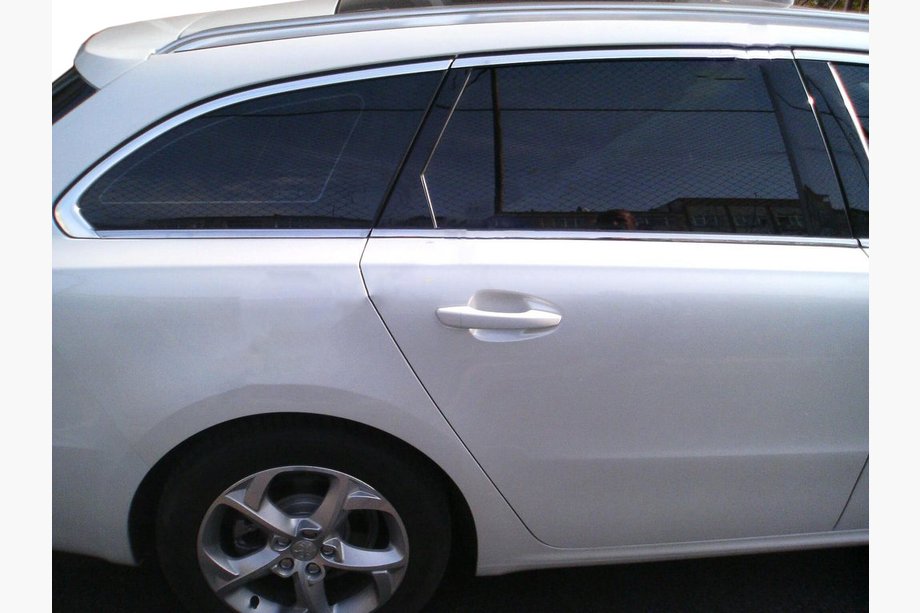 Peugeot 508 2010-2018 Komplette Fensterumrandung (SW, Edelstahl) Image