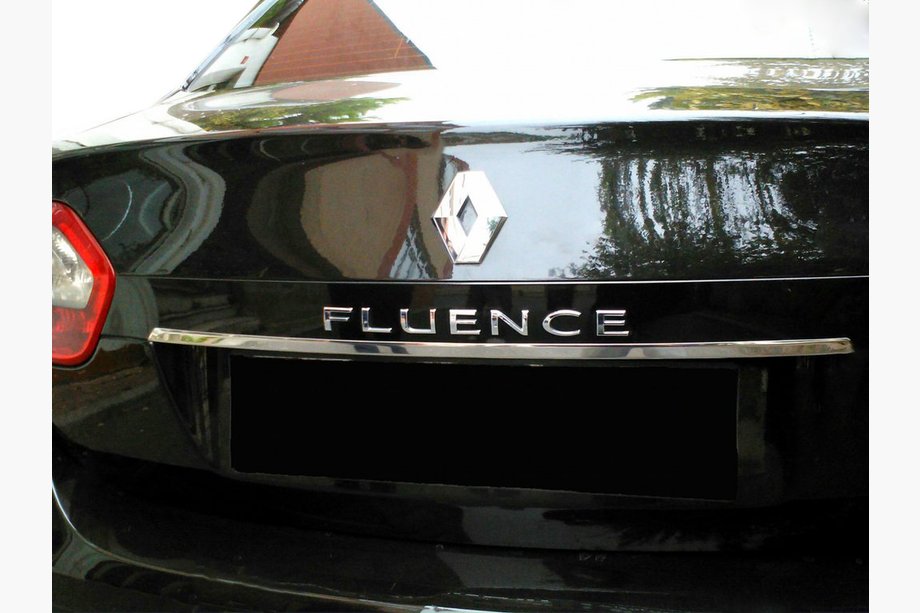 Renault Fluence 2009-2016 Chromleiste über dem Kennzeichen (Edelstahl) Image