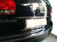 Volkswagen Touareg 2002–2010 Chromleiste über dem Kennzeichen (Edelstahl) Foto 1