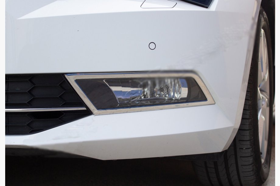 Skoda Superb 2015-2024 Chrom Nebelscheinwerfer Blenden OmsaLine (2 Stk., Edelstahl) Image