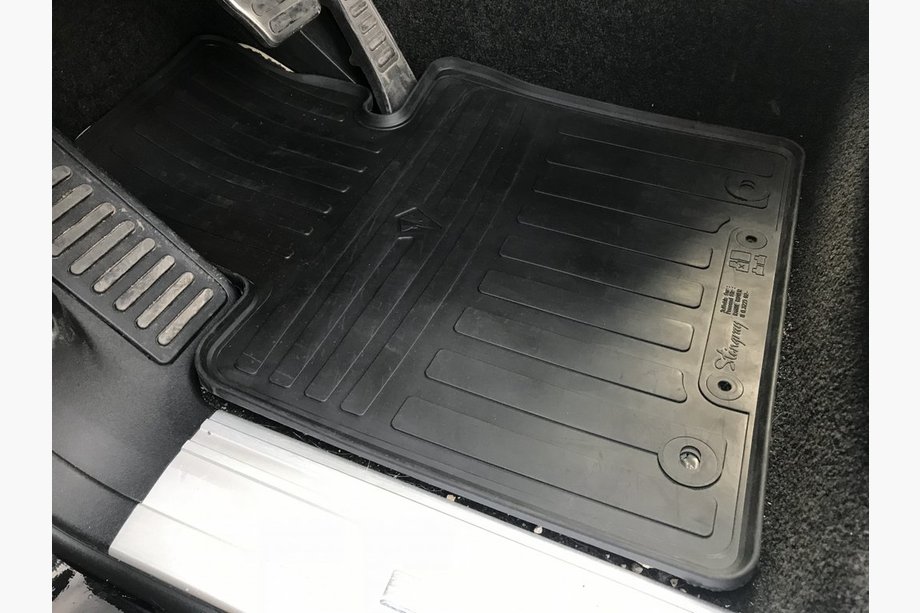 Volvo XC70 2007-2013 Gummimatten (4 Stk, Stingray Premium) Image