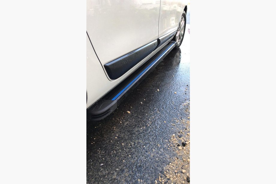 Opel Vivaro 2019- Seitenschweller Maya Blue (2 Stk., Aluminium) XL – Langversion Foto 3