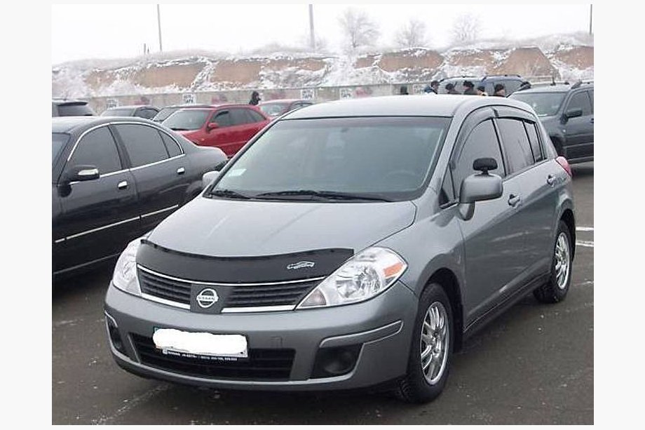 Nissan Tiida 2004-2011 Motorhaubenschutz (VIP) Image