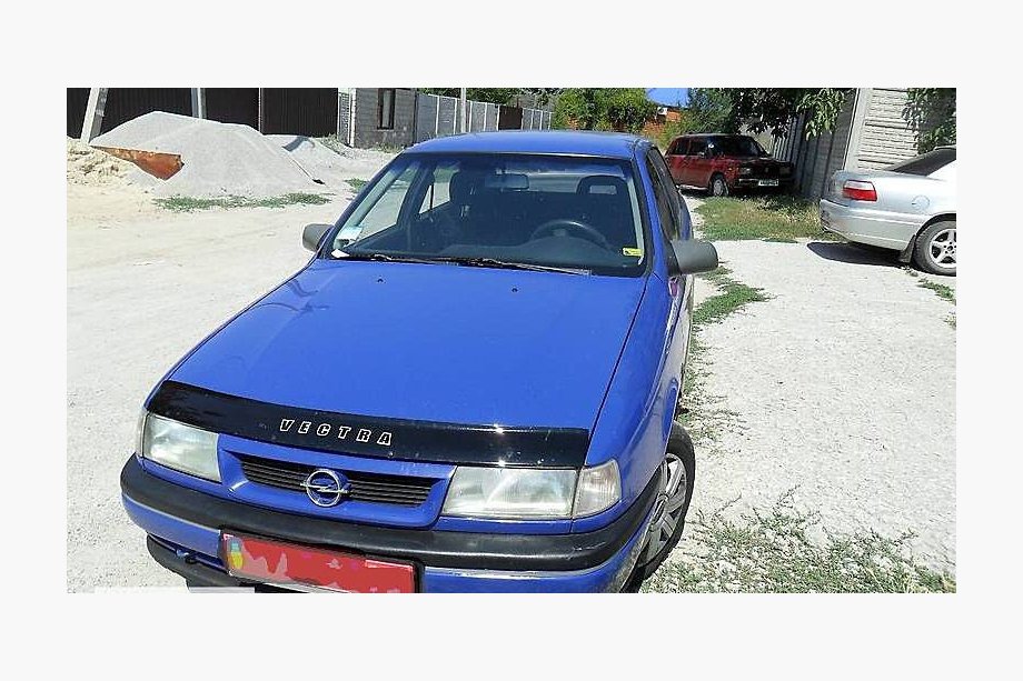 Opel Vectra A 1987-1995 Motorhaubenschutz (VIP) Image