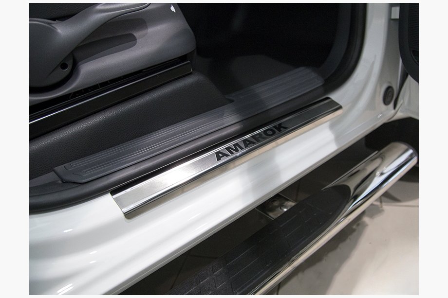 Volkswagen Amarok 2010-2022 Einstiegsleisten Abdeckungen Nataniko (4 Stk., Edelstahl) Carbon - 3M Band, 0.8 mm Image