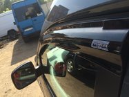 Volkswagen Caddy 2004-2010 Windabweiser (2 Stk, TeamRacing) Foto 5