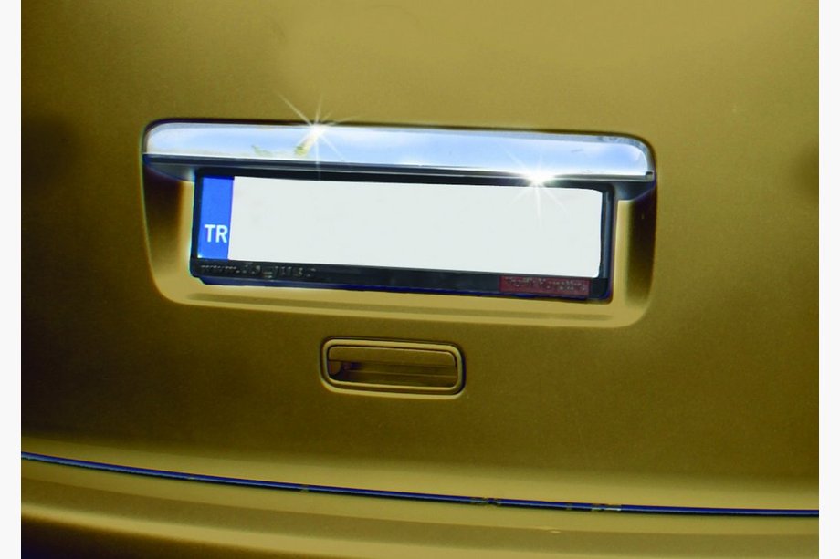 Volkswagen Caddy 2010-2015 Chromleiste über dem Kennzeichen (1-türig, Edelstahl) Gerade mit Schriftzug, Carmos - Türkischer Stahl Foto 2
