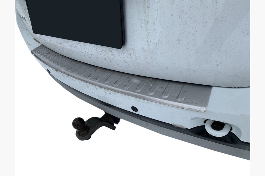 Dacia Duster 2008-2018 Heckstoßstangenabdeckung Carmos V1 mit Kante (Edelstahl) Image