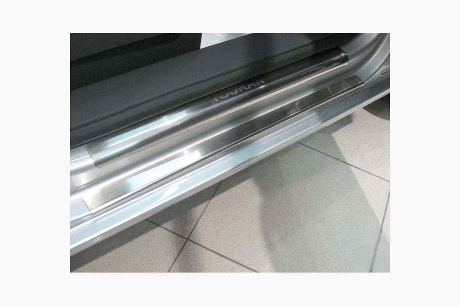 Volkswagen Touran 2010-2015 Einstiegsleisten Abdeckungen NataNika (4 Stk, Edelstahl) Image