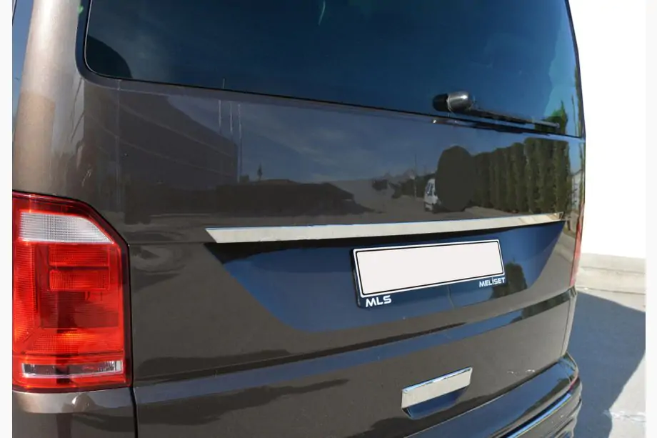 Volkswagen T6 2015-2024 Chromleiste über dem Kennzeichen (Edelstahl) Image