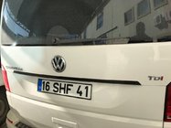Volkswagen T6 2015-2024 Leiste über dem Kennzeichen (Carbon) Foto 1