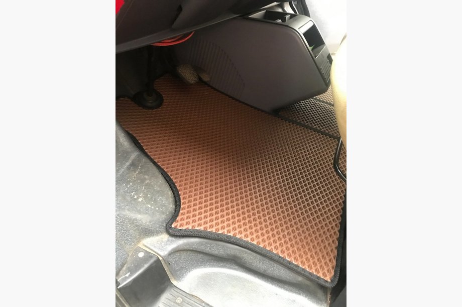 Mercedes Vito W638 1996-2003 EVA Fußmatten (ziegelrot) Image