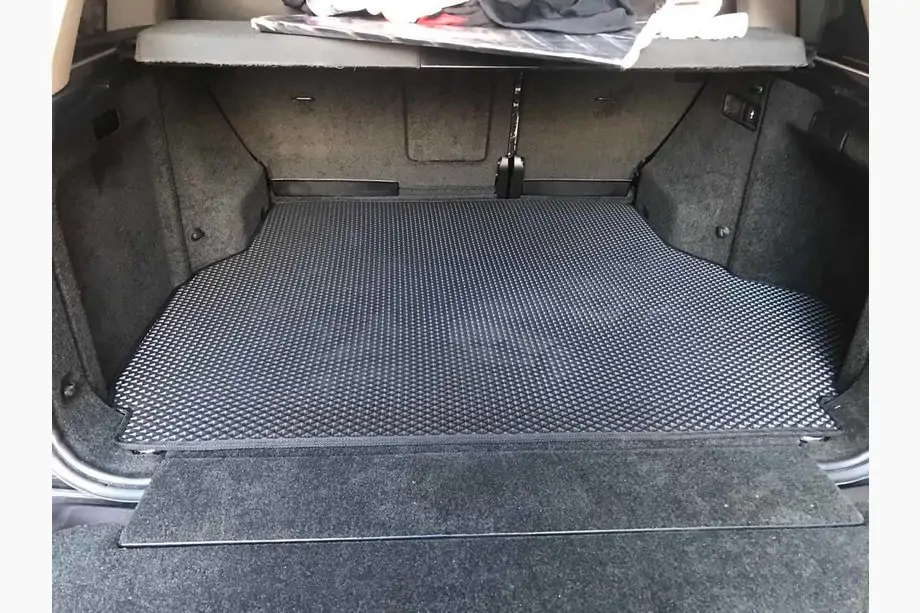 Range Rover III L322 2002-2012 Kofferraummatte (EVA, Schwarz) Image