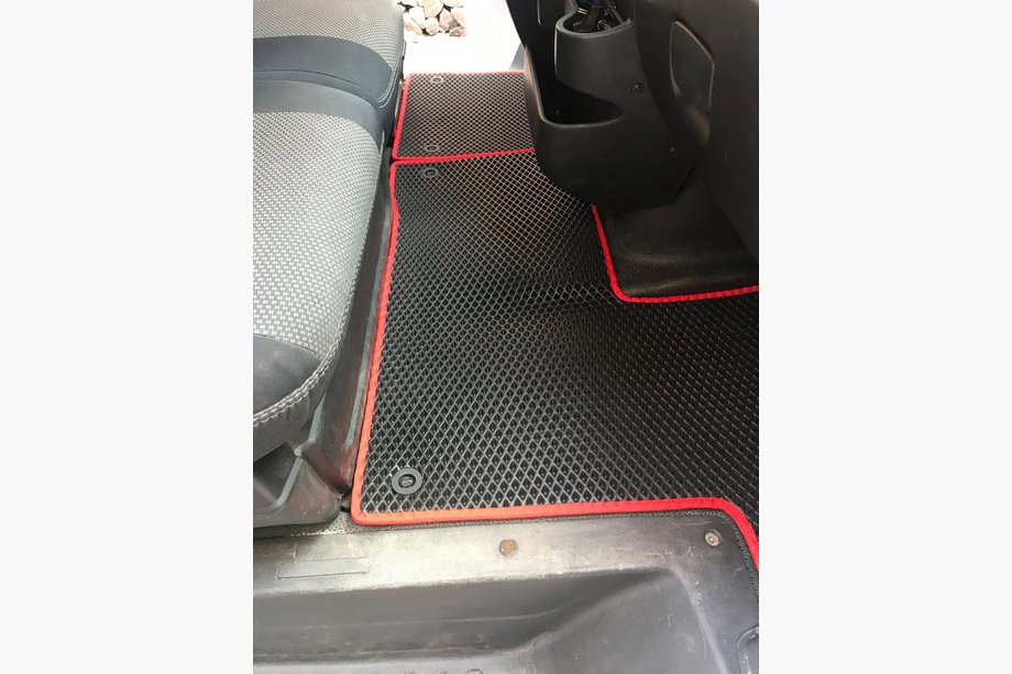 Renault Master 2011-2023 EVA Fußmatten (schwarz) Image