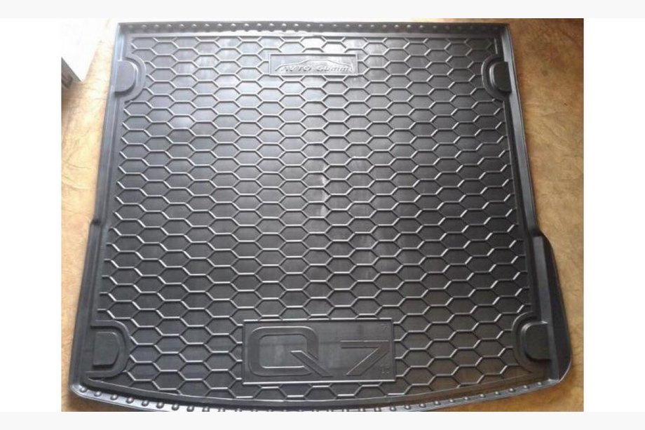 Audi Q7 2015–2026 Kofferraummatte Gummi (Autogumm) Image