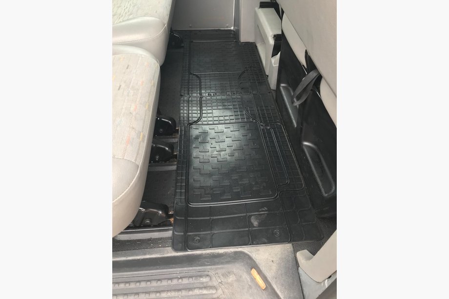 Volkswagen T5 Transporter 2003-2010 Hintere Gummimatten (2 Stk, Polytep) Image