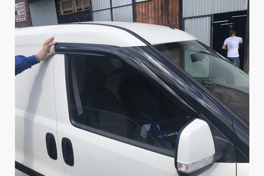 Fiat Doblo II 2010-2022 Windabweiser MyRacing (2 Stk) Image