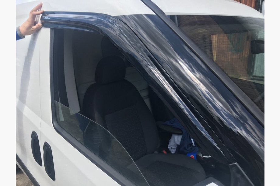 Opel Combo 2012-2018 Windabweiser (2 Stk, MyRacing) Image