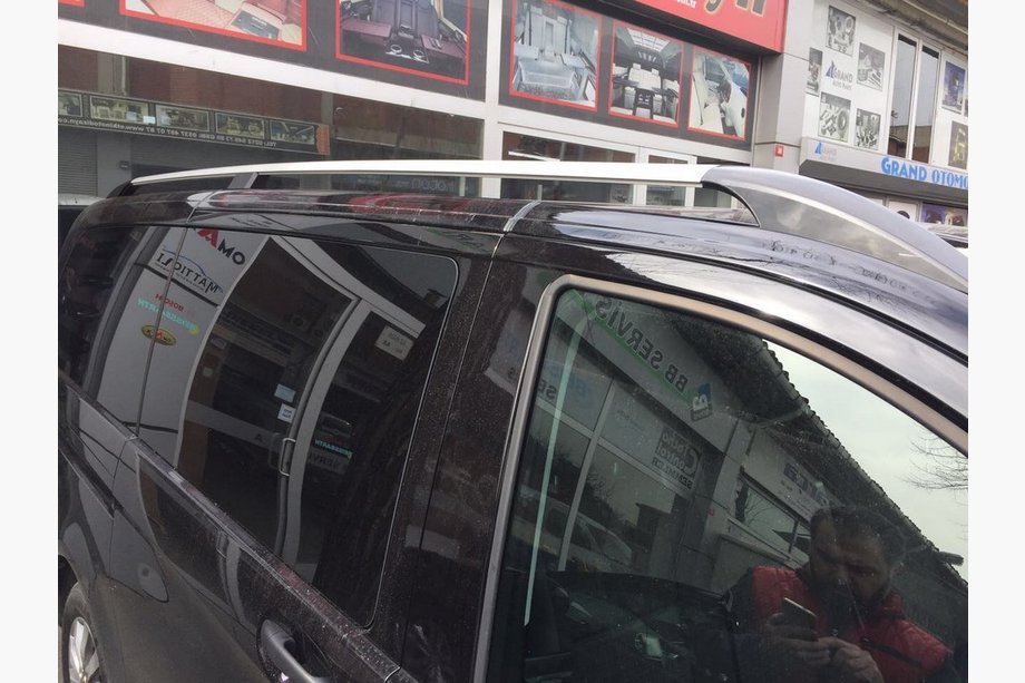 Mercedes Viano 2004-2014 Dachreling Chrom ELITE (Kunststofffuss) Kurzer Radstand (Compact) Image