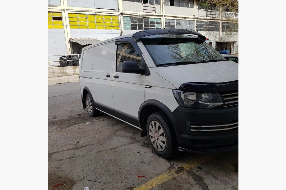 Volkswagen T5 Caravelle 2004-2010 Satz Kotflügelverbreiterungen und Zierleisten (11-teilig) 1 Tür, langer Radstand Foto 3