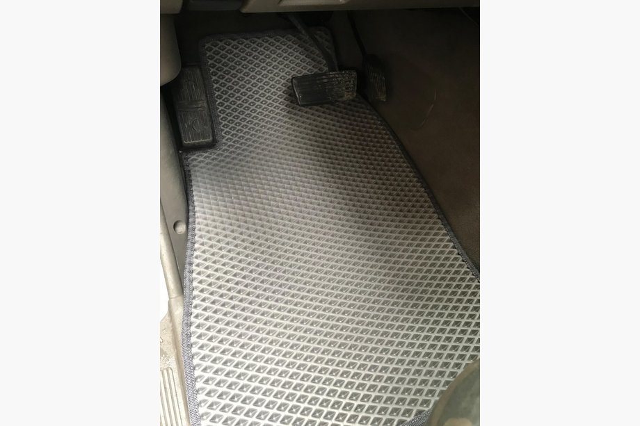 Nissan Patrol Y61 1997-2011 EVA Fußmatten (Grau) Image