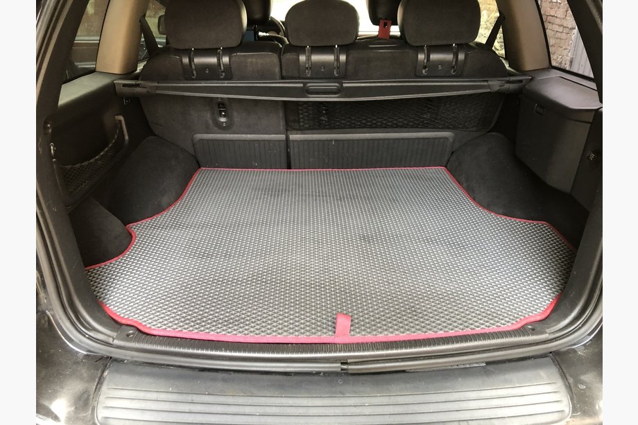 Jeep Grand Cherokee WJ 1999-2004 Kofferraummatte (EVA, Schwarz) Image