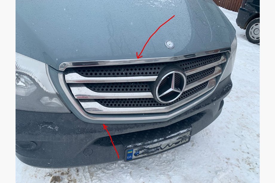 Mercedes Sprinter W906 2006–2018 Grillumrandung (2013↗, Edelstahl) Image