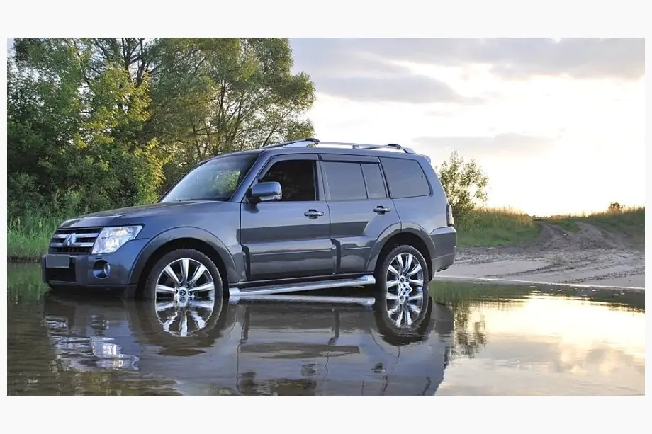 Mitsubishi Pajero Wagon IV 2006-2021 Windabweiser (4 Stk, Cobra) Image