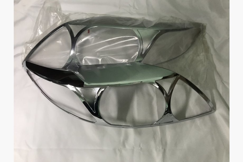 Toyota Corolla 2007-2013 Scheinwerfer Abdeckungen Chrom (2 Stk., Kunststoff) Image