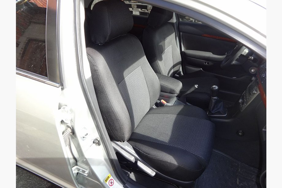Toyota Avensis 2009-2018 Autositzbezüge (Stoff, Classik) Image
