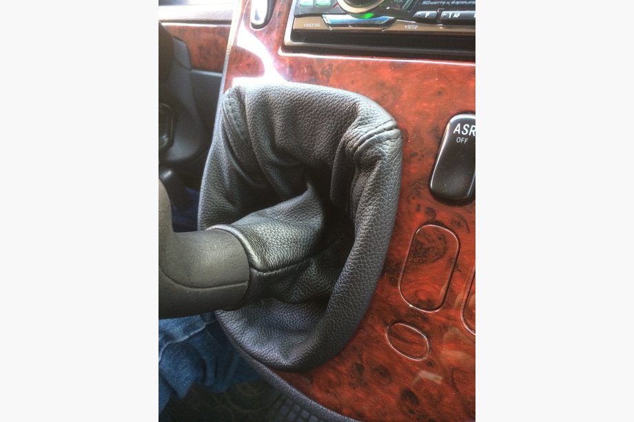 Mercedes Vito W638 1996-2003 SALE! Schaltsack (Leder) Image