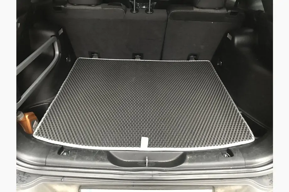 Jeep Cherokee KL 2013- Kofferraummatte (EVA, Schwarz) Image