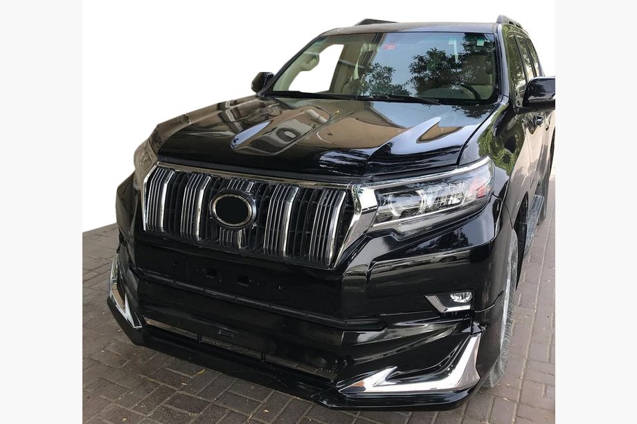 Toyota Land Cruiser Prado 150 2009-2023 Stoßstangenaufsätze vorne und hinten Modelista V1 (2017-) Weiß Foto 2
