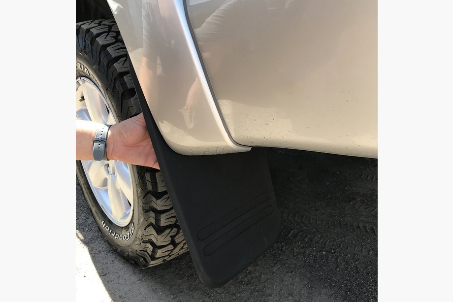 Toyota Hilux 2006-2015 Hintere lange Schmutzfänger (2 Stk.) Foto 1