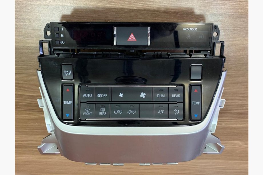 Toyota Land Cruiser 200 2007-2021 Bedieneinheit Clima 2015+ Image