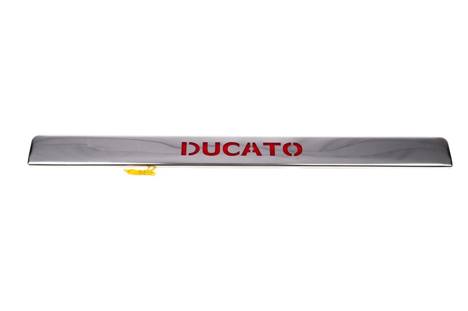 Fiat Ducato 2006-2025 LED Leiste über dem Kennzeichen (Edelstahl) Image