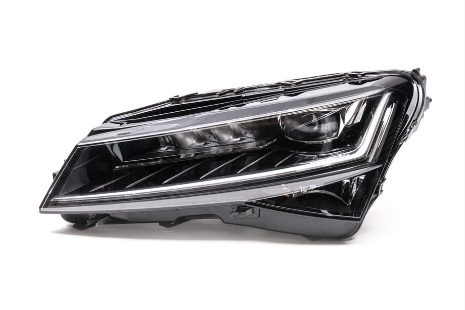 Skoda Superb 2015-2024 Frontscheinwerfer Matrix (Links, Original, Gebraucht) Image