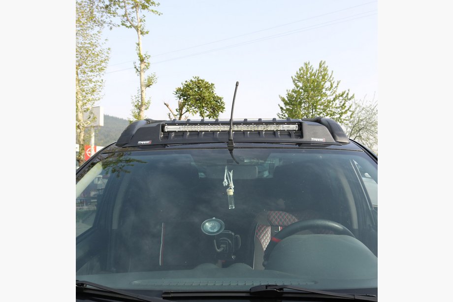 Mitsubishi Pajero Sport 1996-2007 Windschutzscheibenblende V3 (LED) Foto 2