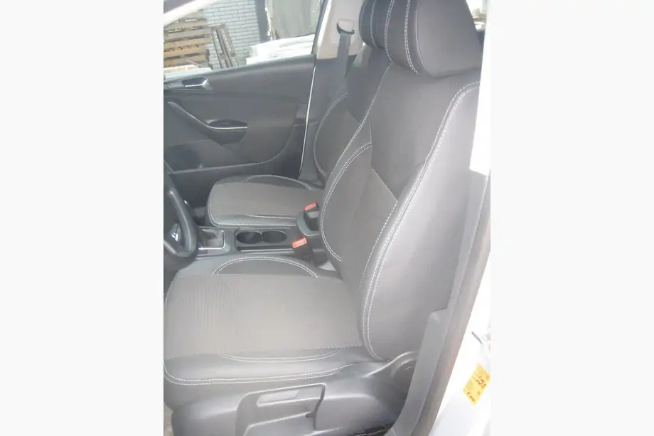 Volkswagen Passat B6 2006-2012 Autositzbezüge (Kunstleder↗Stoff, Premium) Image