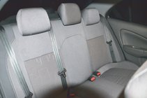 Nissan Almera B10 Classic 2006-2012 Autositzbezüge SoyuzAuto Premium Foto 3