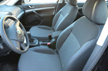 Skoda Octavia II A5 2006-2010 Autositzbezüge (Kunstleder↗Stoff, Premium) Foto 3