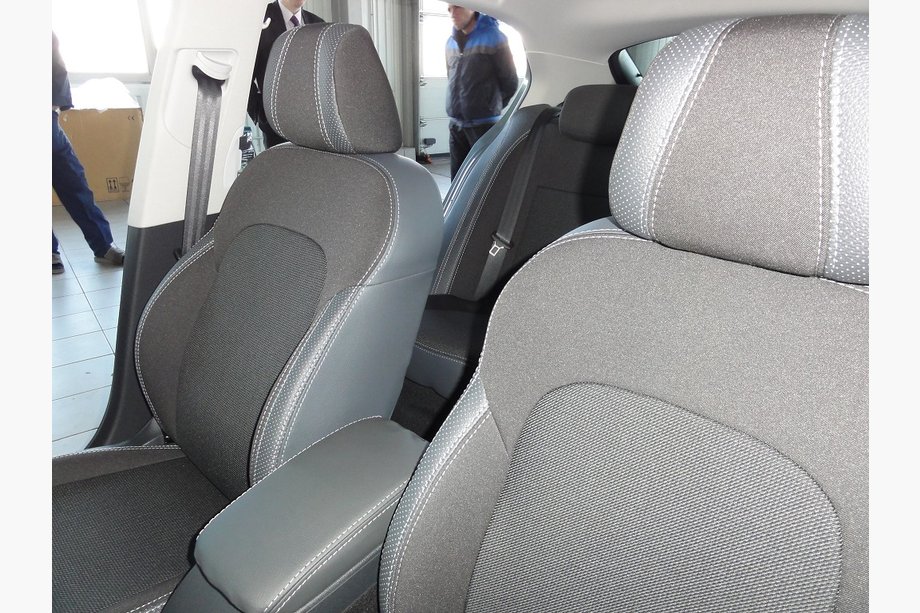 Skoda Superb 2009-2015 Autositzbezüge (2008-2013, Kunstleder↗Stoff, Premium) Image