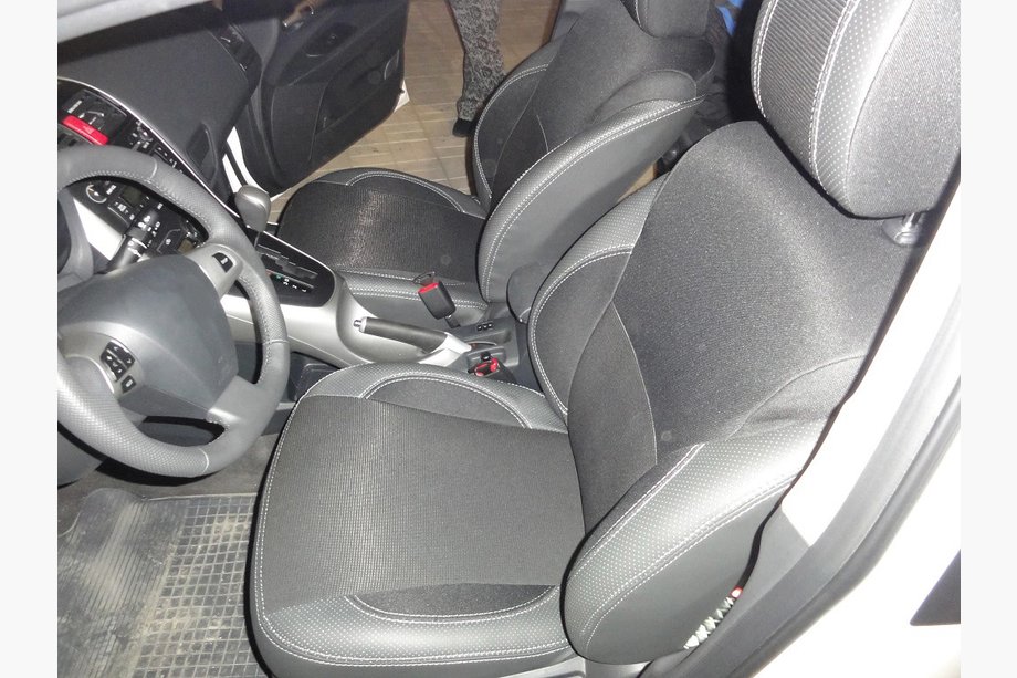 Toyota Auris 2007-2012 Autositzbezüge SoyuzAuto Premium Image