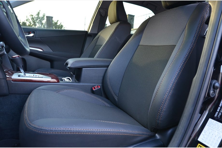 Toyota Camry 2011–2017 Autositzbezüge (Kunstleder↗Stoff, Premium) Image